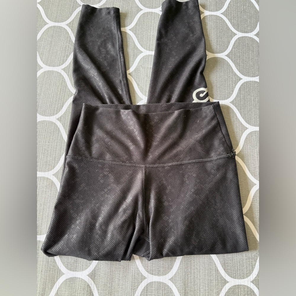 PELOTON Black High-Waisted Pattern Leggings - Picture 5 of 10